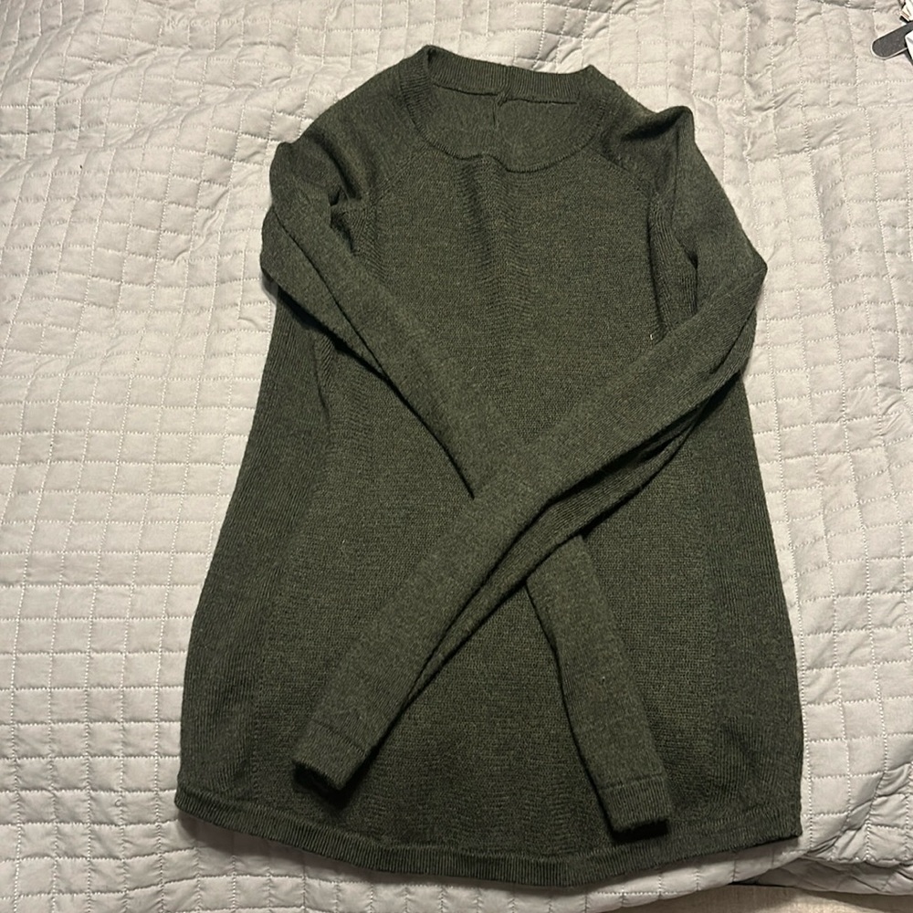 Lululemon army green sweater